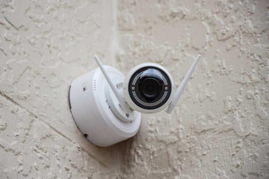Spotlight vs Floodlight Security Cameras: Which is Best for Your Home?